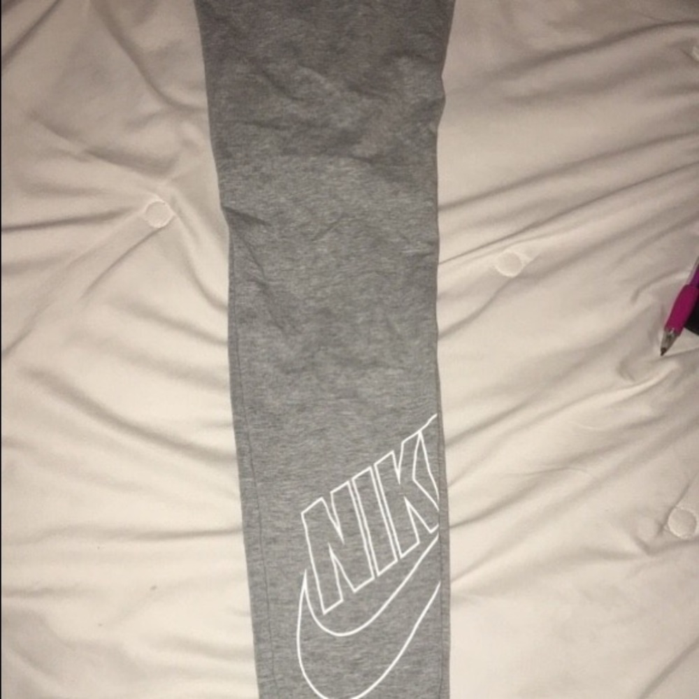 Women’s Nike leggings